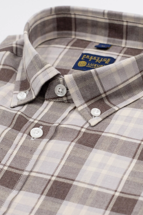 brązowa koszula flanelowa w kratę