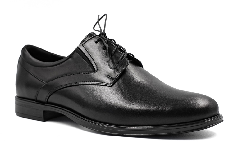 czarne buty skórzane na wysokie podbicie
