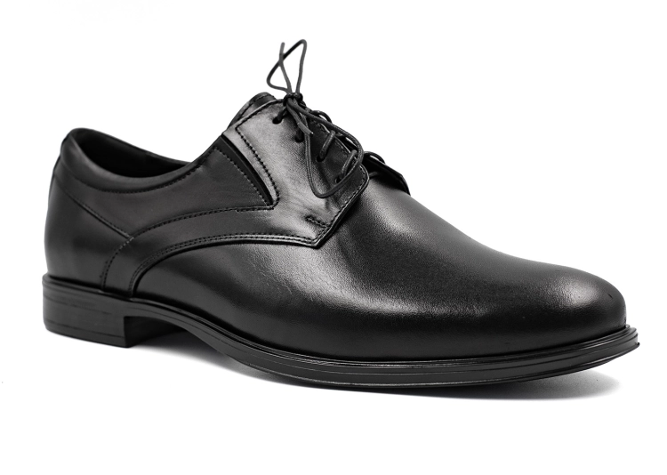 czarne buty skórzane na wysokie podbicie