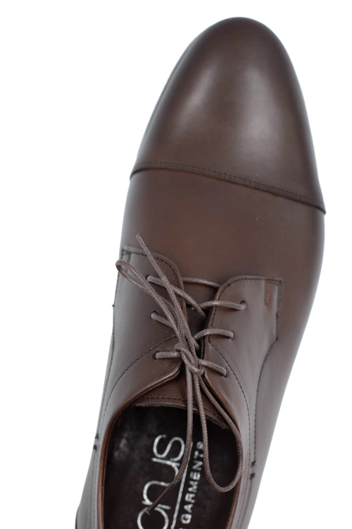 ciemnobrązowe buty skórzane