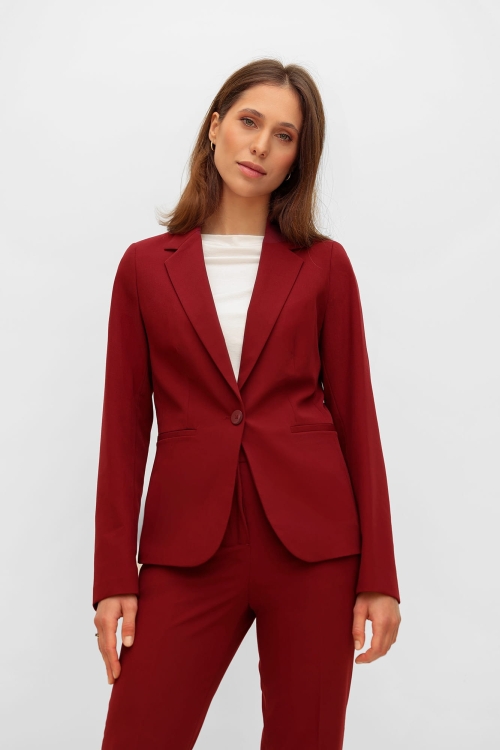 bordowy-garnitur-damski-1.jpg