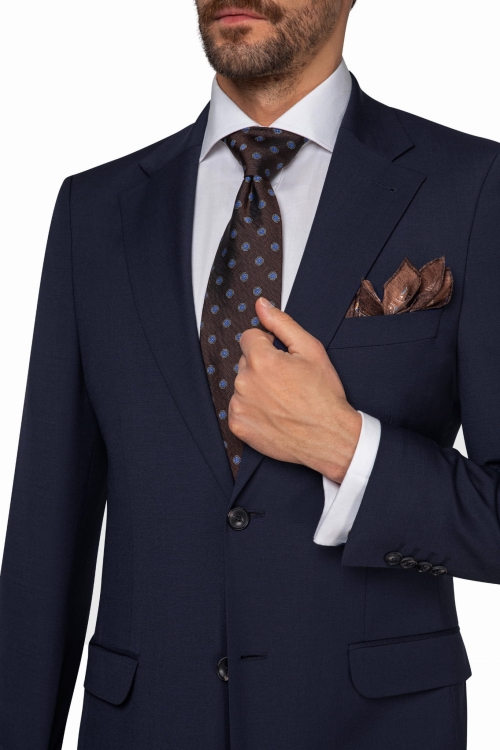 granatowy garnitur leon